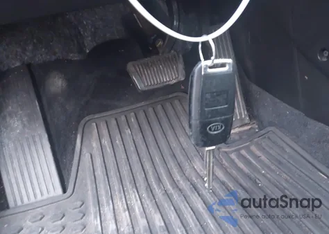 2017 Kia Forte S z USA, uszkodzony, nr VIN 3KPFL4A72HE108921